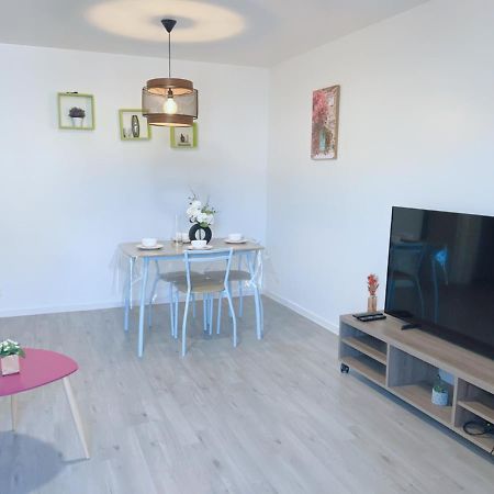 Apt 67M2 Hyper Centre: 2 Chambres, Cuisine Tv Wifi Fontenay-le-Comte Exteriör bild
