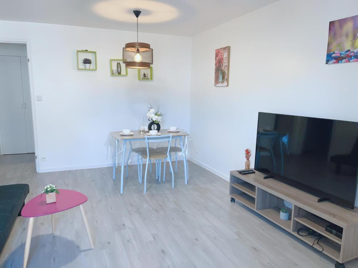 Apt 67M2 Hyper Centre: 2 Chambres, Cuisine Tv Wifi Fontenay-le-Comte Exteriör bild